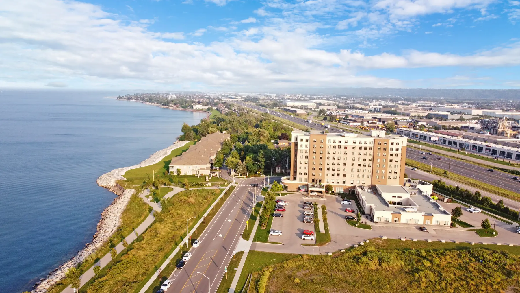 Drone view of exterior of Chartwell Stoney Creeek