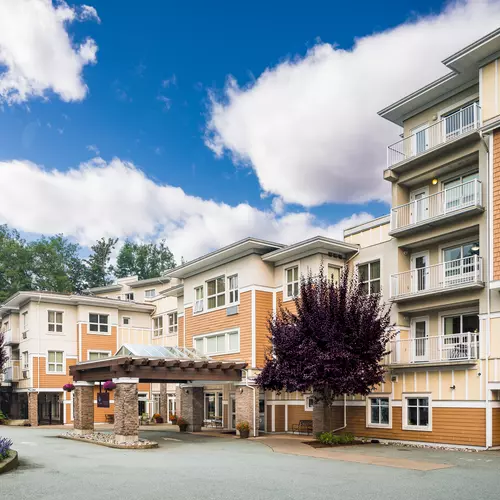 front entrance at chartwell cedarbrooke retirement residence