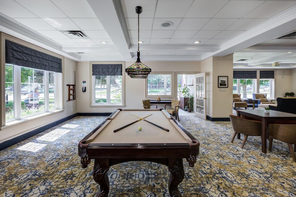 Chartwell Queen's Square Retirement Residence photo 2
