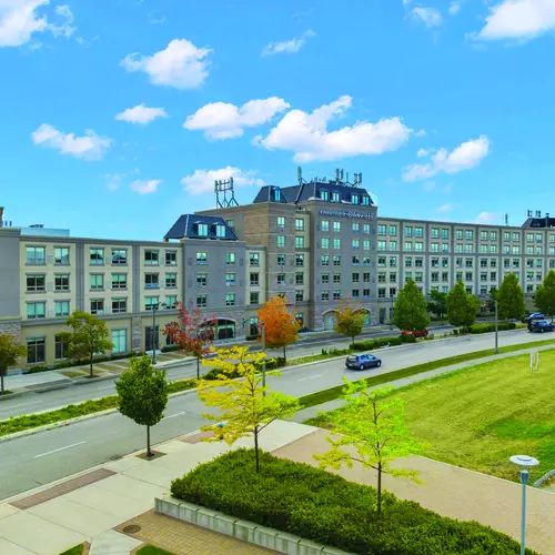 Chartwell Oakville Retirement Residence exterior view of entire building