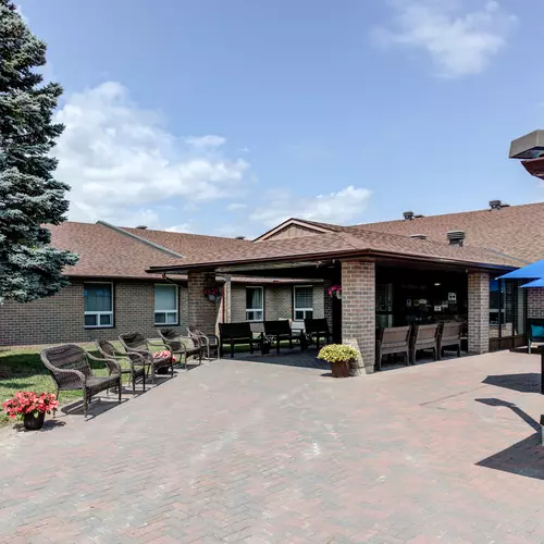 Main entrance of Chartwell Westmount on William Retirement Residence 