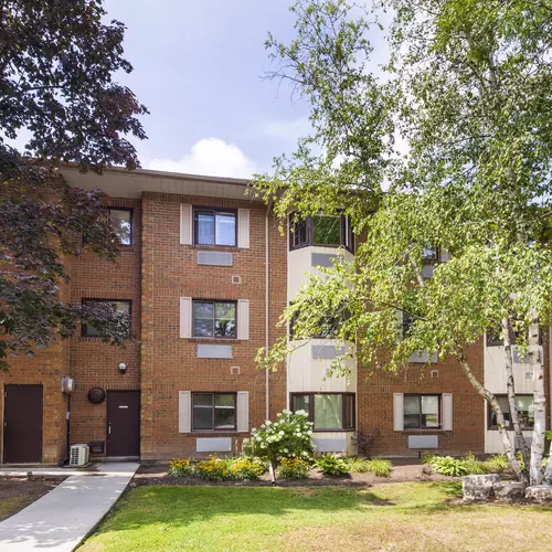 Exterior view of Chartwell Lansing Retirement Residence 